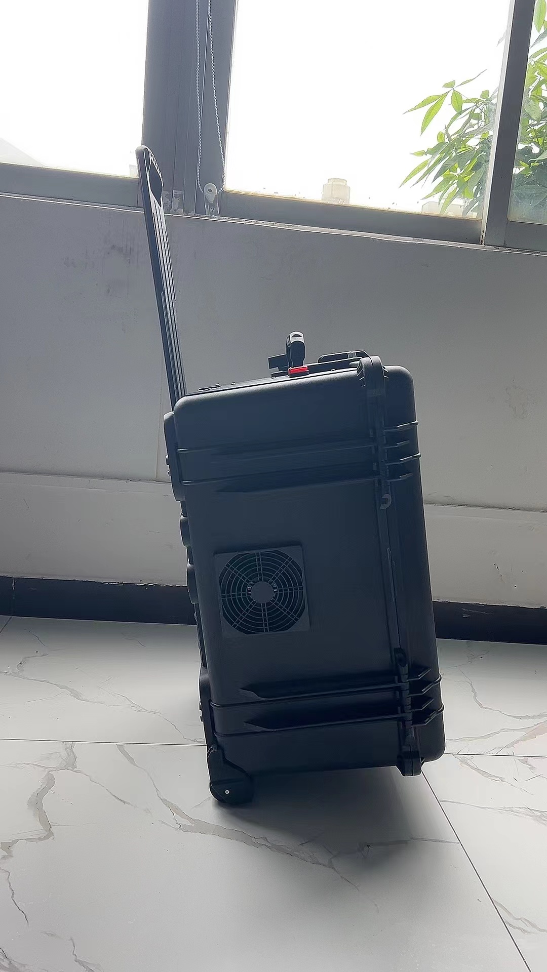 滨城手拉箱型移动通信干扰器